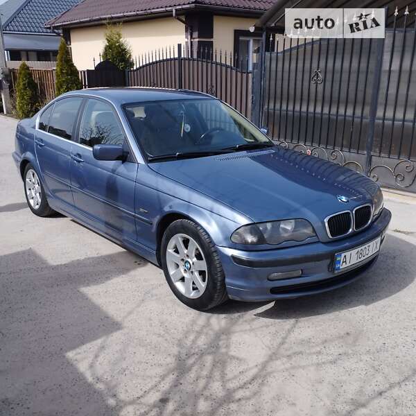Bmw 323i (2000)