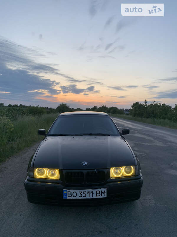 Bmw 325 (1993)