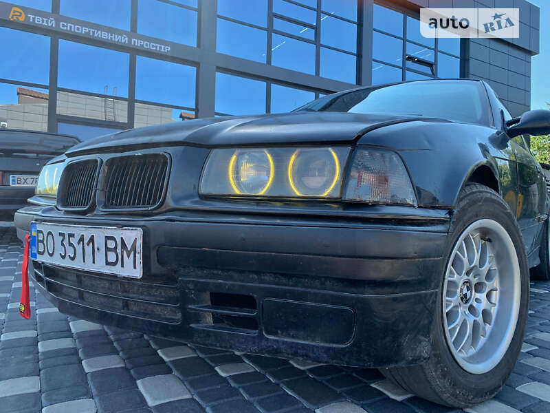 Bmw 325 (1993)