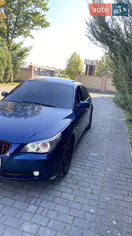 Bmw 520 (2004)