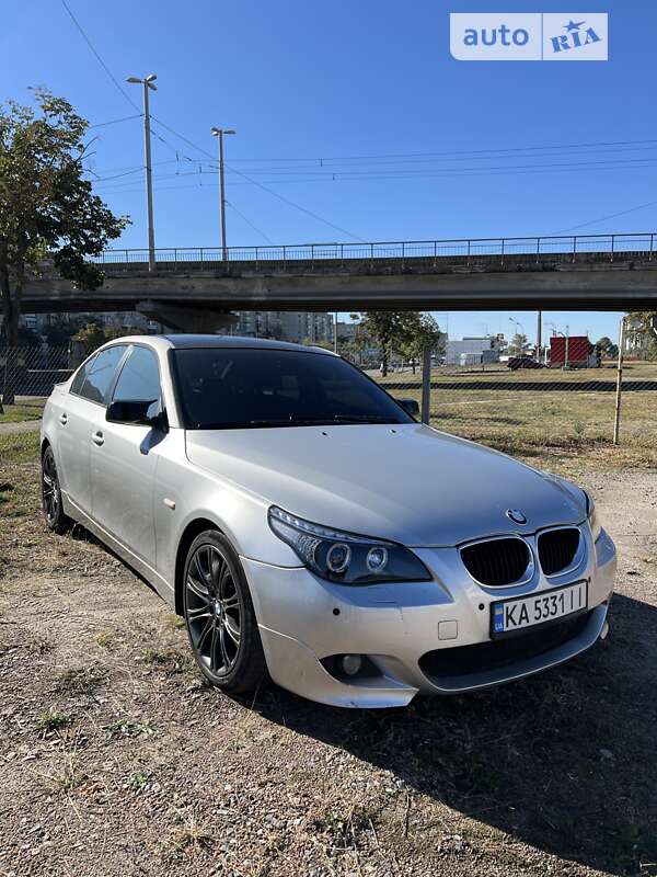 Bmw 523i (2006)