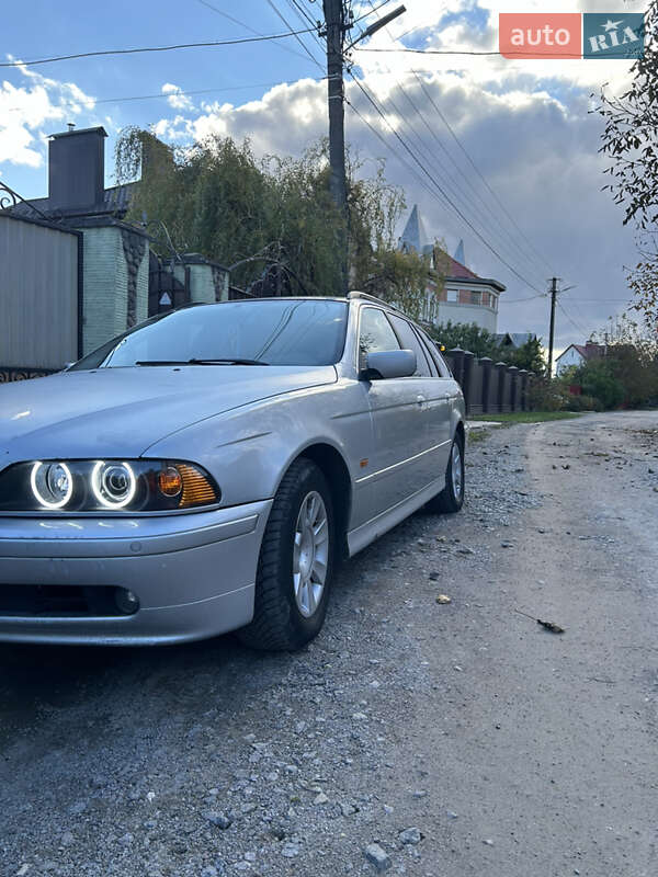 Bmw 520i (2003)