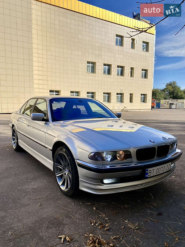 Bmw 7 series (2000)