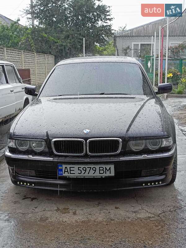 Bmw 7 series (2001)