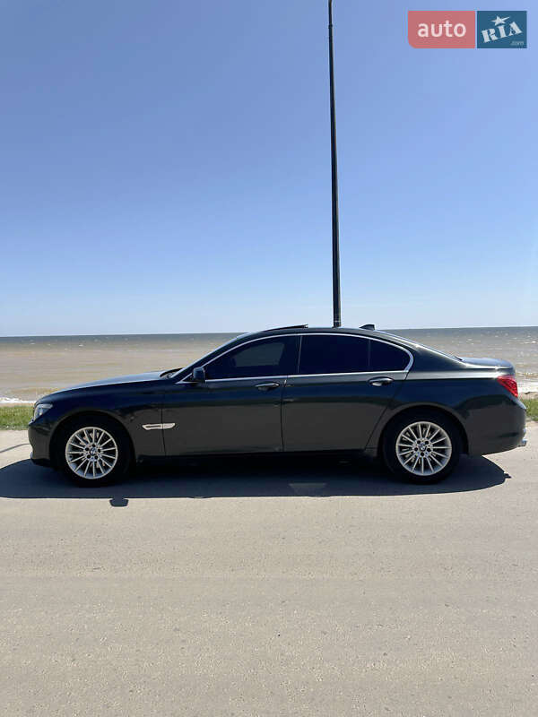 Bmw 7 series (2011)