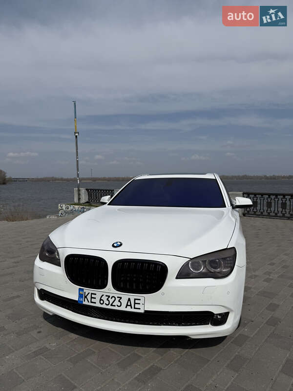 Bmw 7 series (2011)