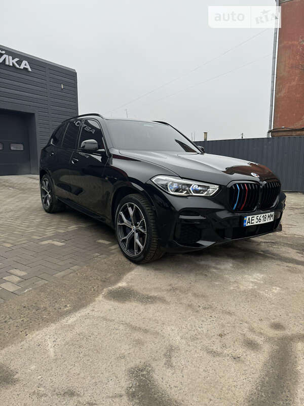 Bmw X5 m50i (2021)