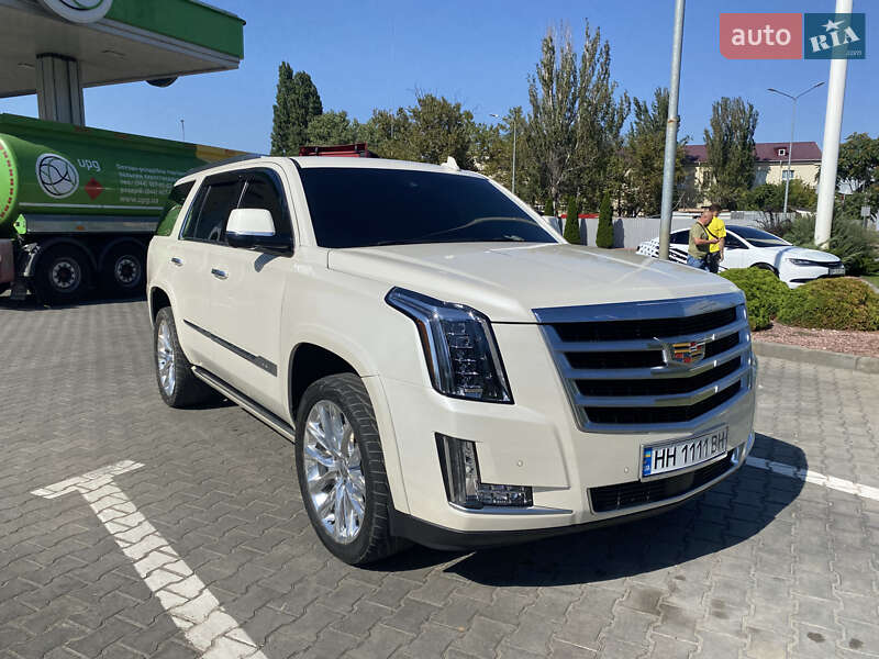 Cadillac Escalade (2015)