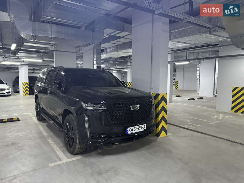 Cadillac Escalade (2023)