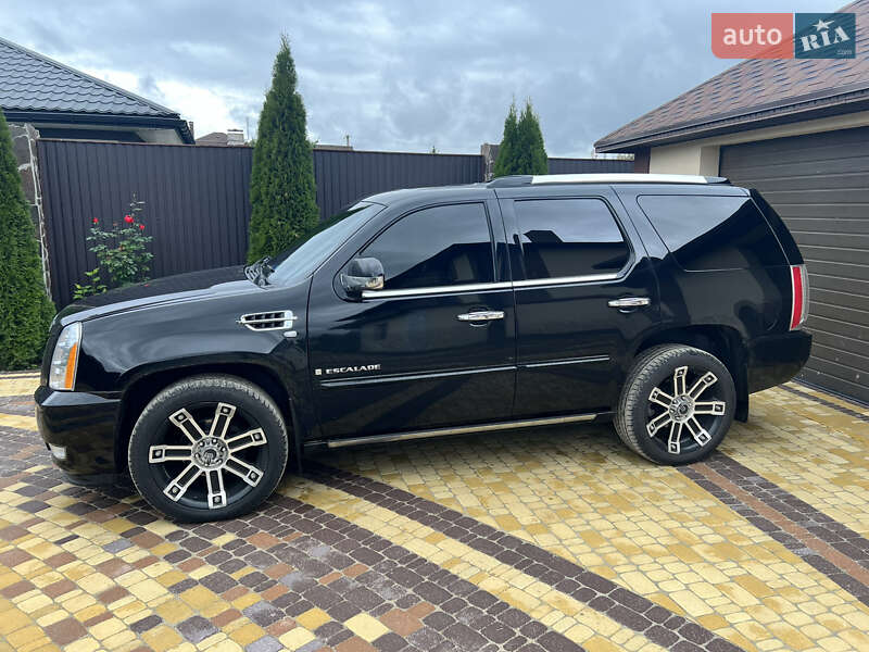 Cadillac Escalade (2008)