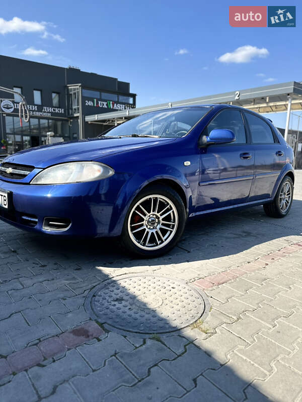 Chevrolet Lacetti (2004)
