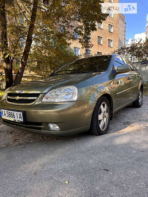 Chevrolet Lacetti (2005)