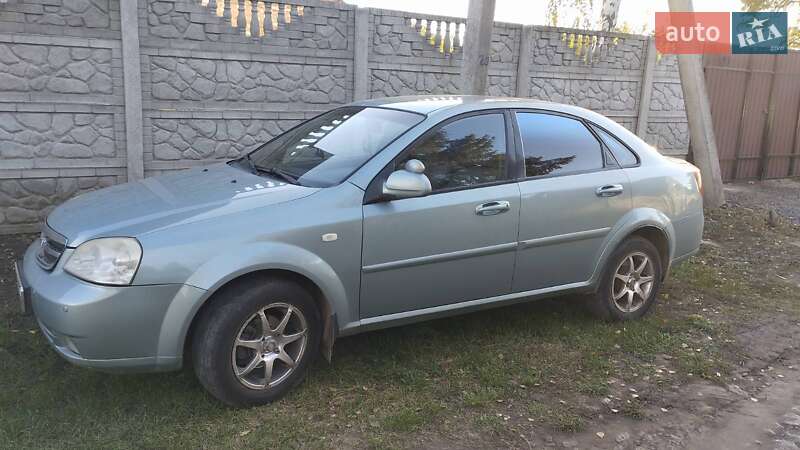 Chevrolet Lacetti (2004)
