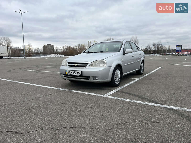 Chevrolet Lacetti (2012)