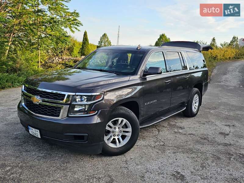 Chevrolet Suburban (2016)