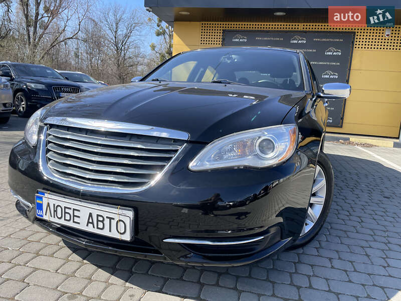 Chrysler 200 (2013)