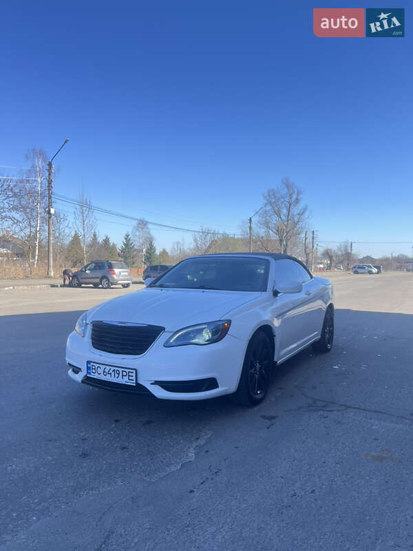 Chrysler 200 (2012)
