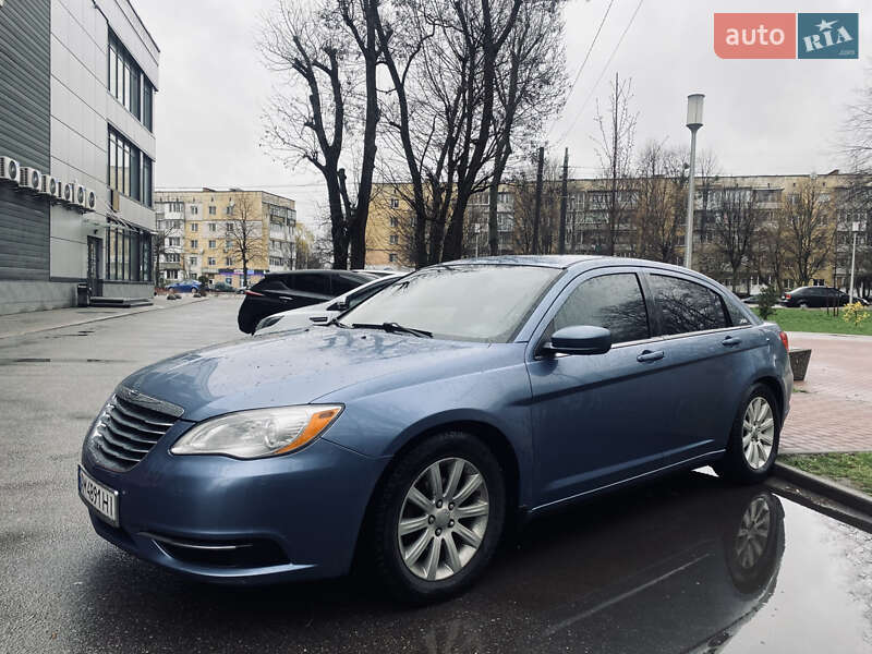 Chrysler 200 (2011)