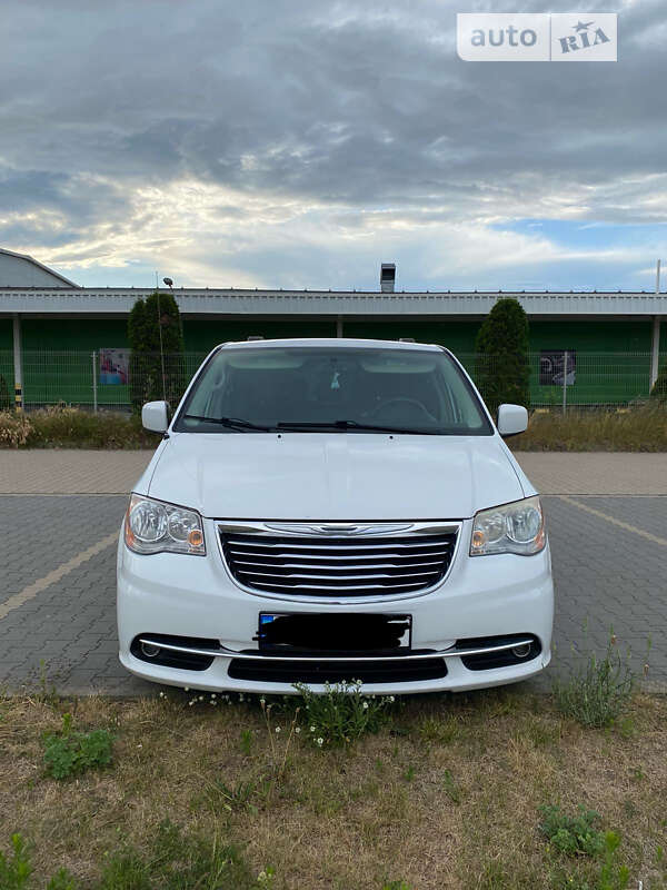 Chrysler Town country (2016)