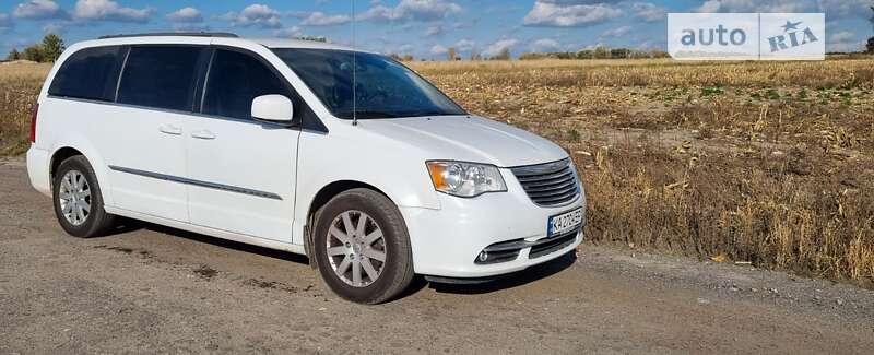 Chrysler Town country (2016)
