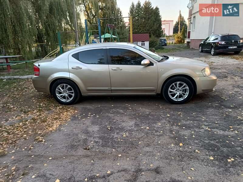 Dodge Avenger (2008)