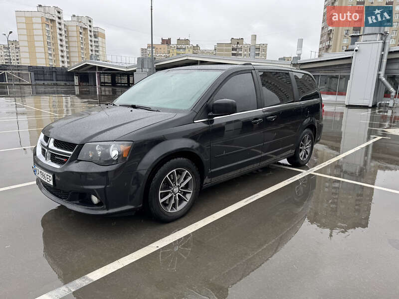 Dodge Grand caravan (2017)