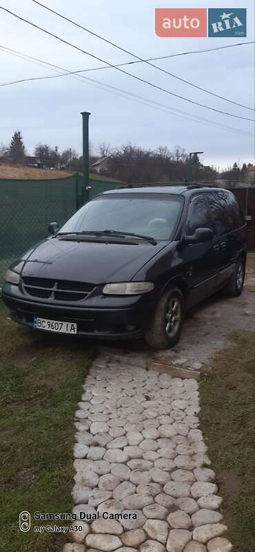 Dodge Ram van (1998)