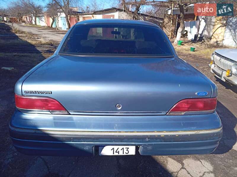 Ford Crown victoria (1992)