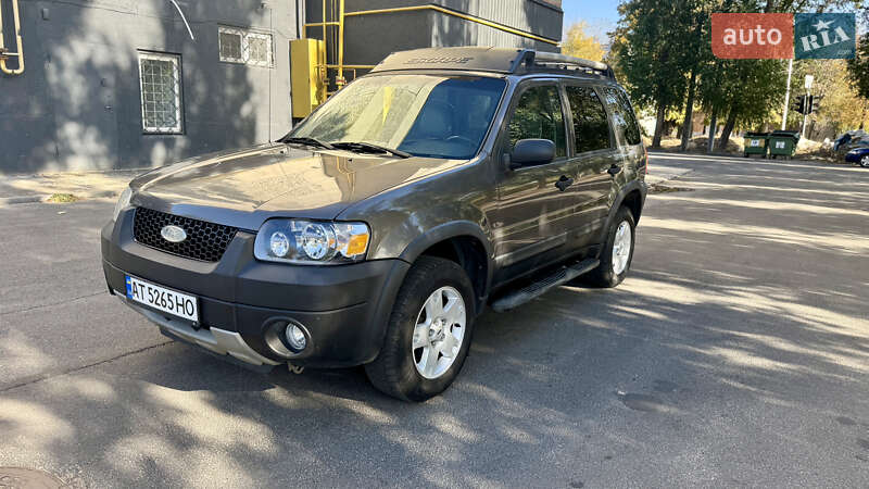 Ford Escape (2005)