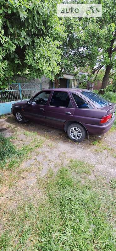 Ford Escort (1996)