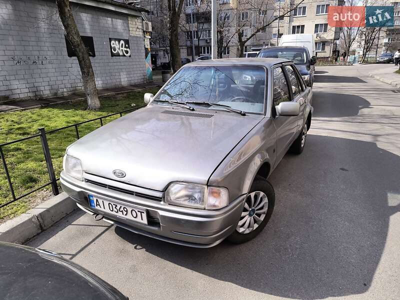 Ford Escort (1990)