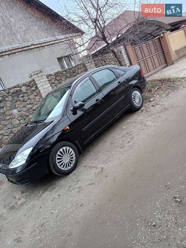 Ford Focus (2003)
