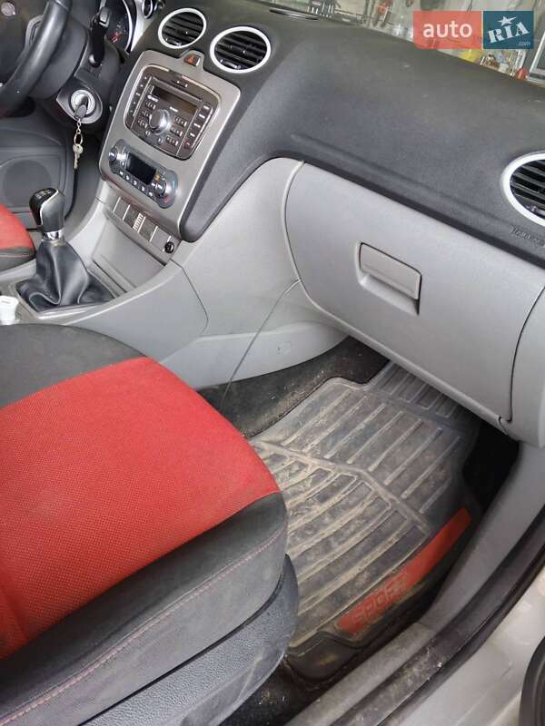 Ford Focus (2010)