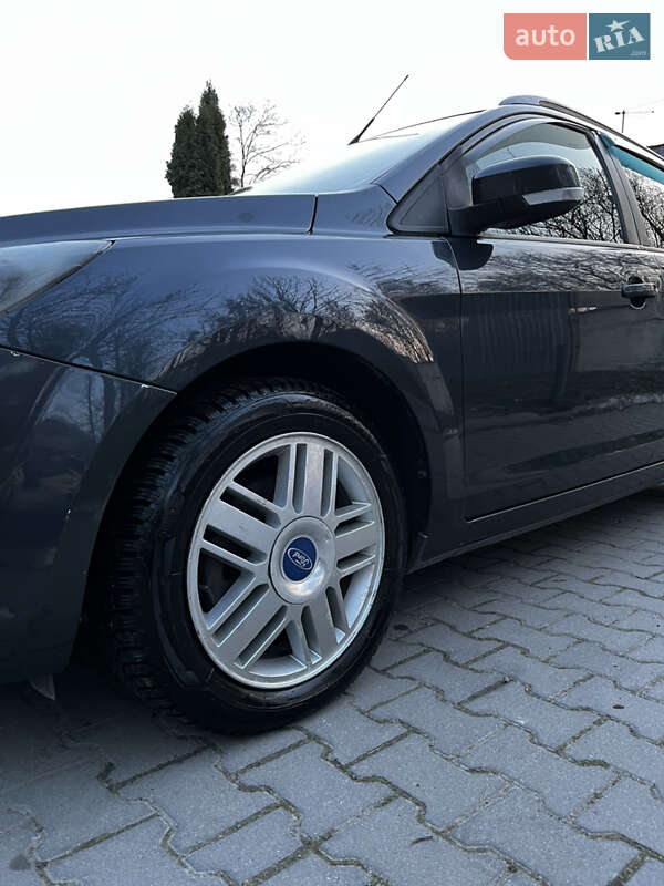 Ford Focus (2008)