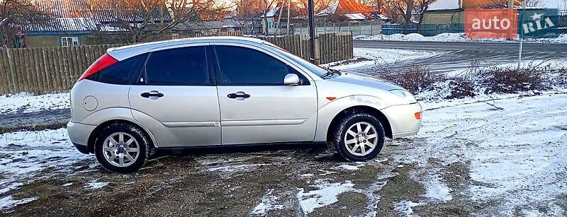 Ford Focus (2000)