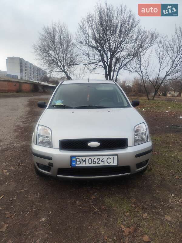Ford Fusion (2004)