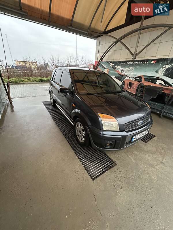Ford Fusion (2007)