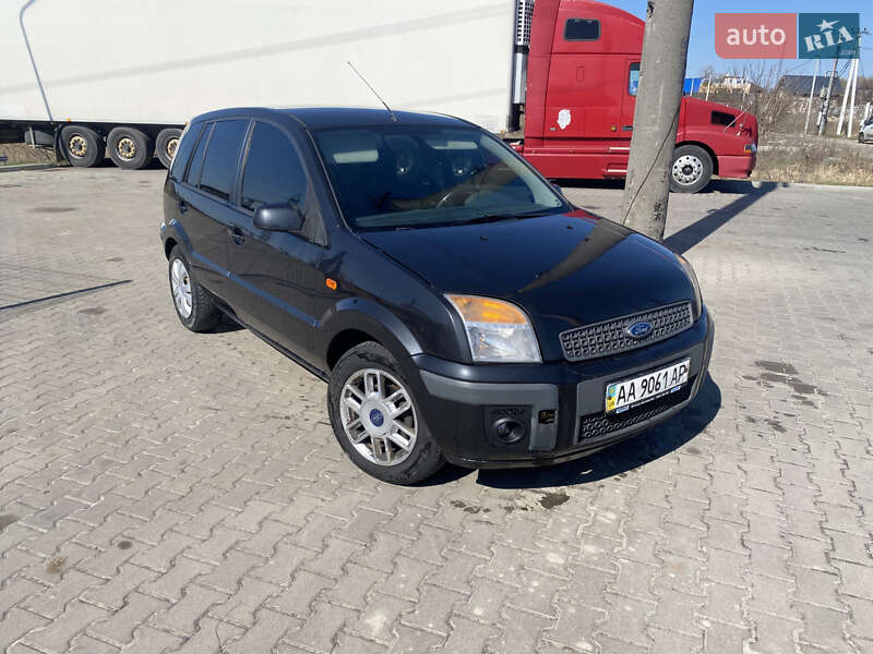 Ford Fusion (2005)
