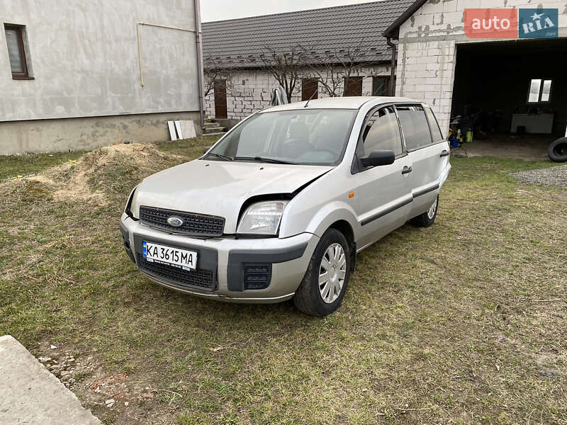 Ford Fusion (2004)