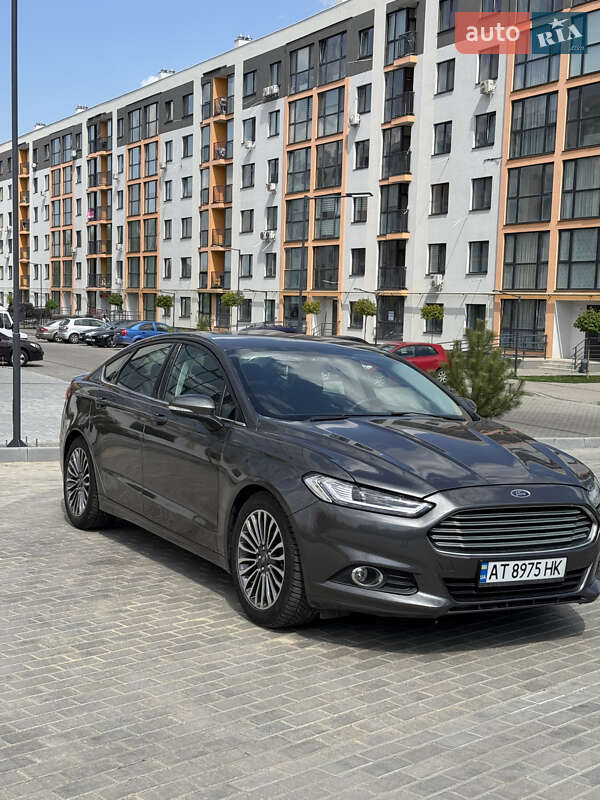 Ford Fusion (2016)