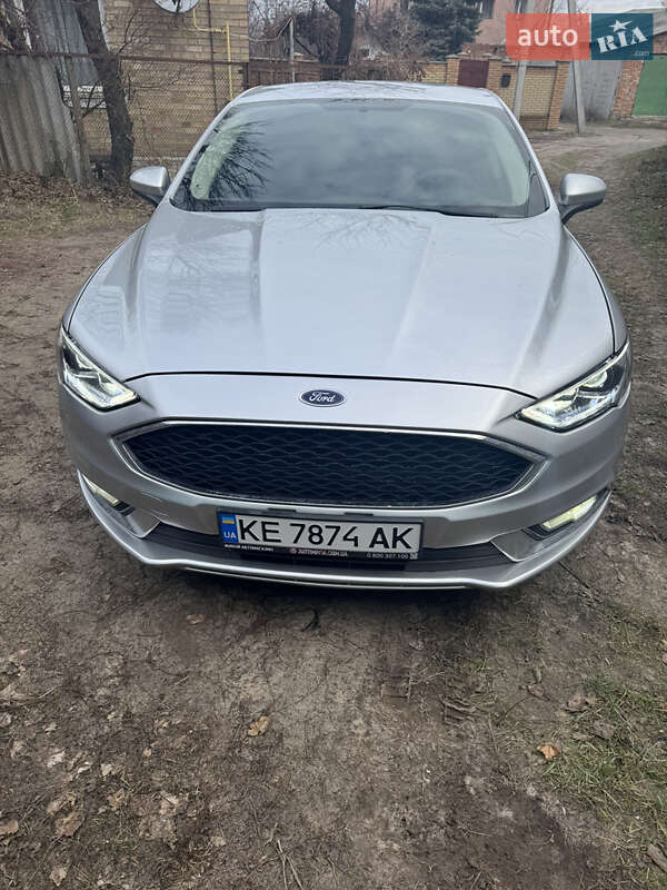 Ford Fusion (2016)