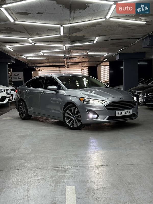 Ford Fusion (2020)