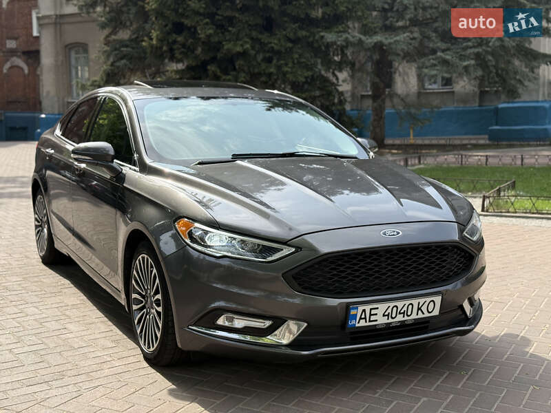 Ford Fusion (2016)