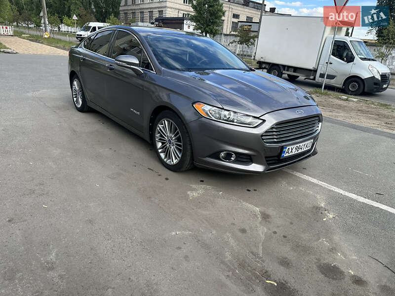 Ford Fusion (2012)