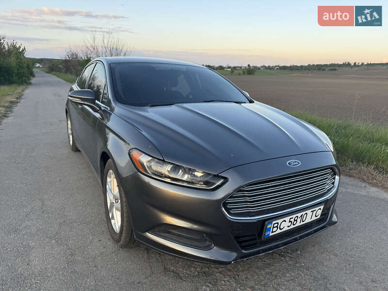 Ford Fusion (2016)