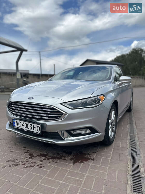 Ford Fusion (2016)