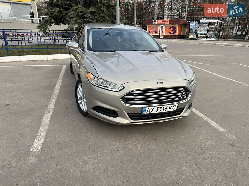 Ford Fusion (2015)