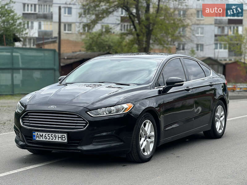 Ford Fusion (2016)