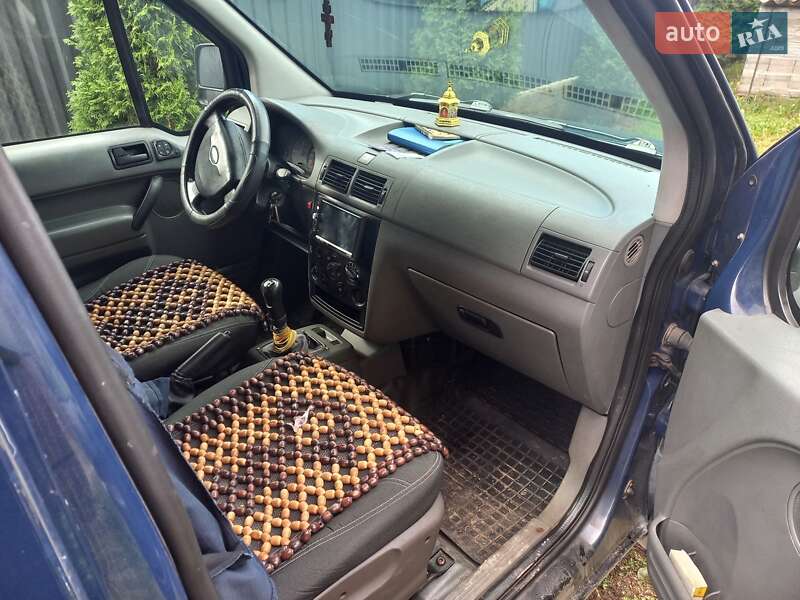 Ford Tourneo connect (2005)
