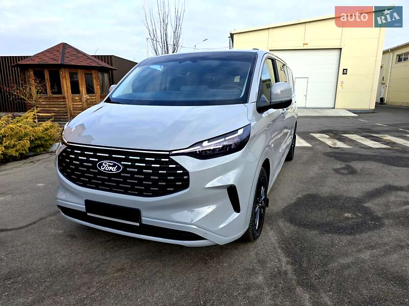 Ford Tourneo custom (2024)